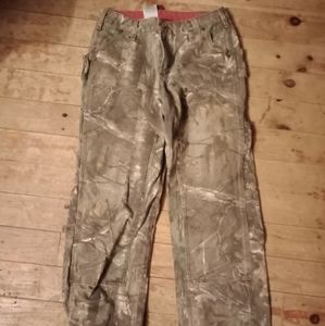 Carhartt camo jeans size 2 short